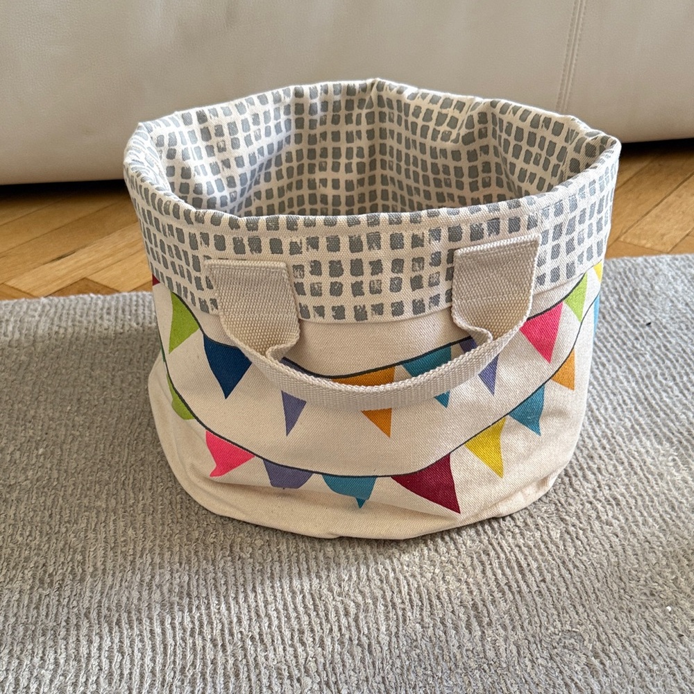 Fluf Multicolor Garland Storage Basket